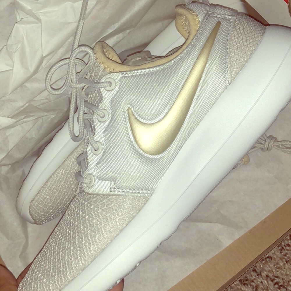 NIKE ROSHE 2